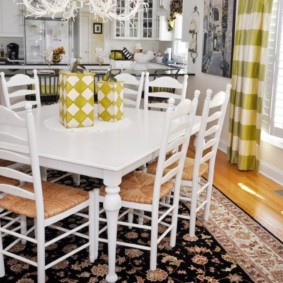 Almuerzo grupal en blanco