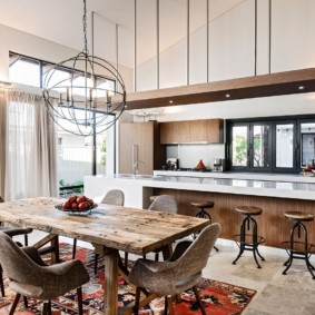 Mesa de comedor de madera maciza