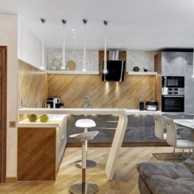 Đặt chéo các tấm trên tạp dề nhà bếp