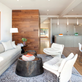 Thảm màu xám trong khu vực phòng chờ