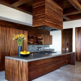 Đảo mui xe với gỗ trang trí