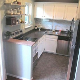 Lantai seramik dengan kelabu