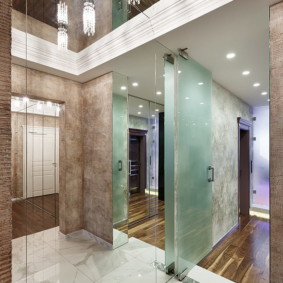 Portes coulissantes de la garde-robe