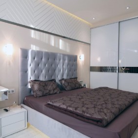 Tête de lit haute pour les conjoints