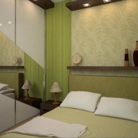 Surface miroir d'une armoire coulissante