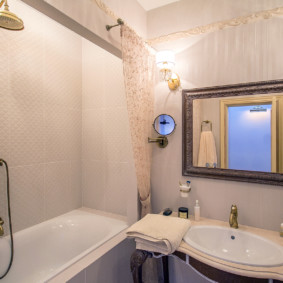 Polyester curtains on the eaves in the bathroom