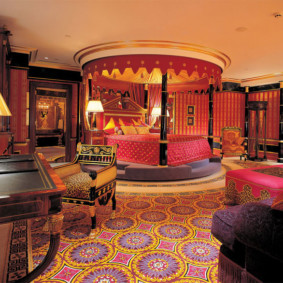 Lampe de table dans la chambre