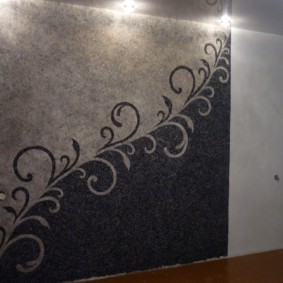 Paneel van vloeibaar behang in contrasterende kleuren