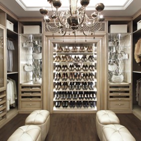 kleedkamer in de slaapkamer interieur foto