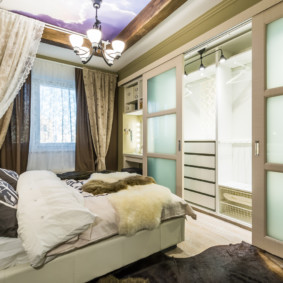 kleedkamer in de slaapkamer