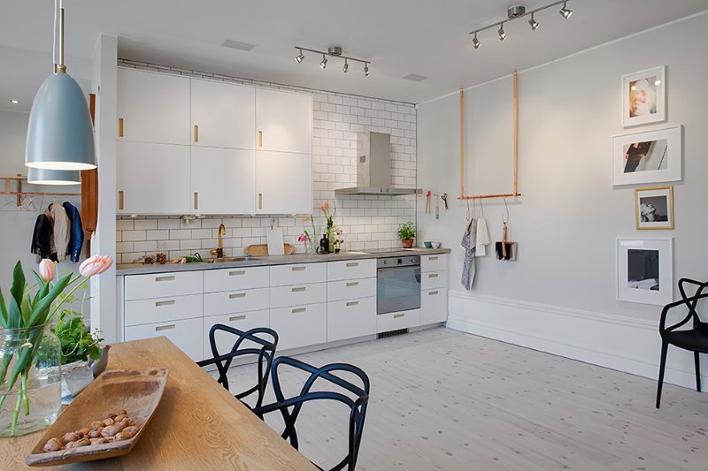 Selección de un juego de cocina a juego con las paredes.