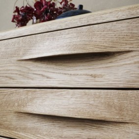 Ενσωματωμένη λαβή στον πίνακα συρταριού