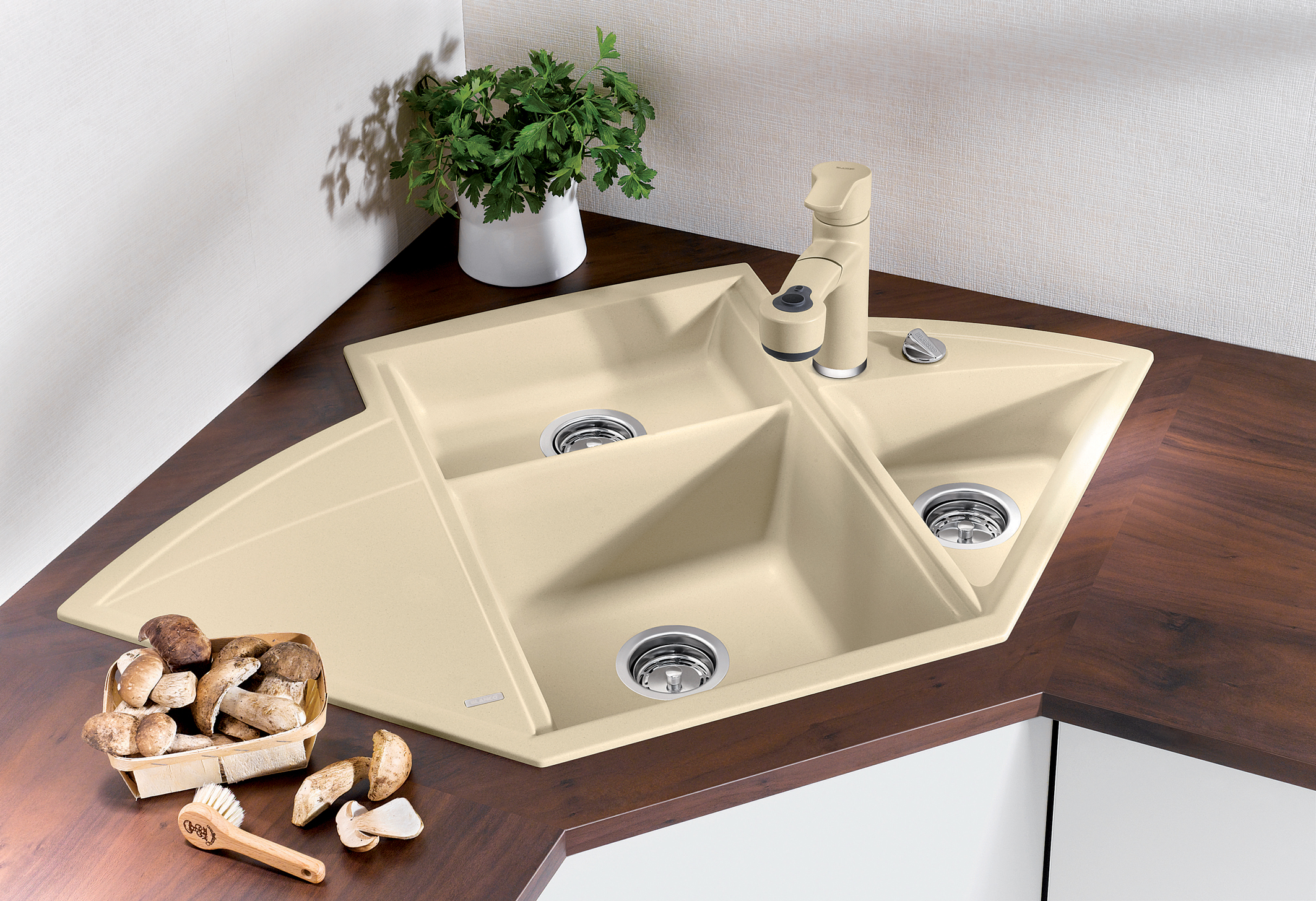 polygonal sink for the kitchen