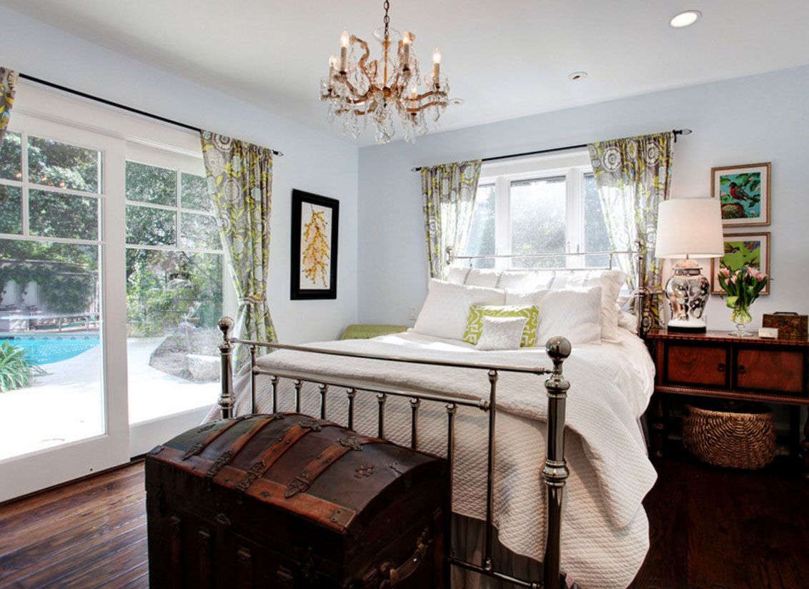 tête de lit à fenêtre champêtre