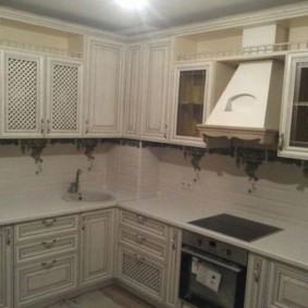 kitchen with air duct design