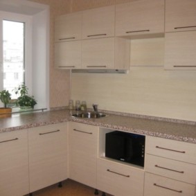 Casque d'angle dans un style moderne