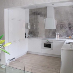 bucătărie fără dulapuri superioare fotografie interioară