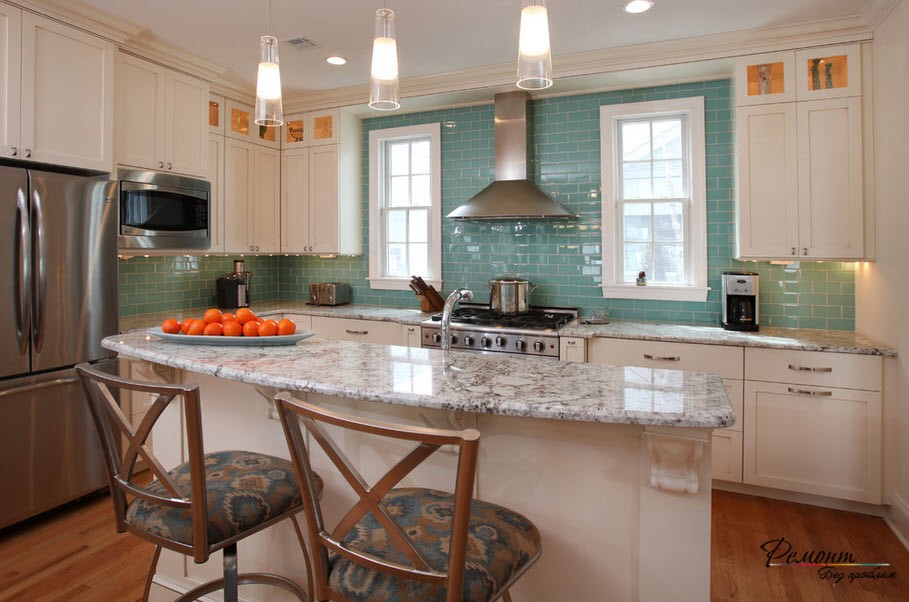 cozinha com duas opções de fotos do windows