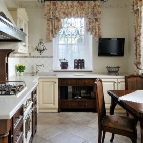 cozinha com duas janelas