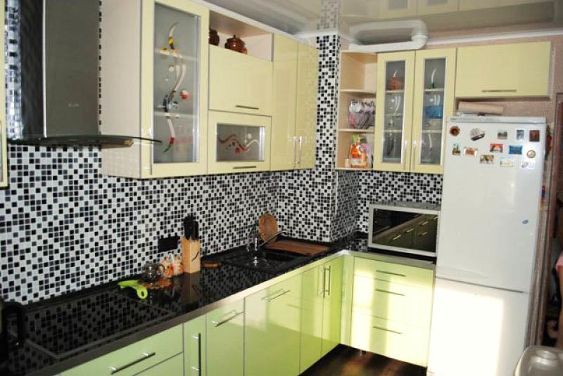 kitchen design with air duct