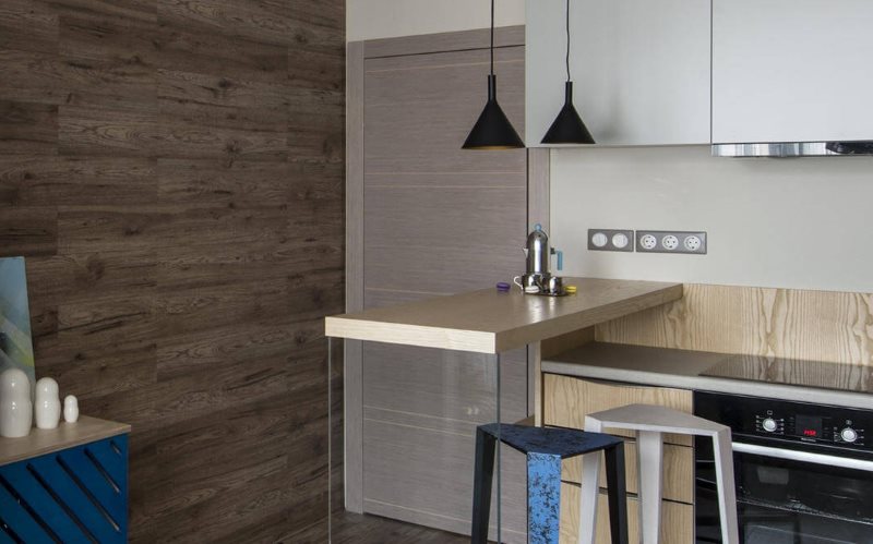 Dán dưới gốc cây trên tường bếp