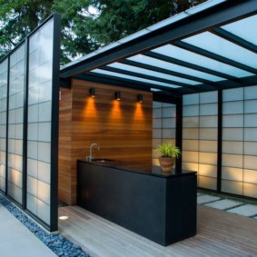 Καλοκαιρινή κουζίνα σε μοντέρνο στιλ