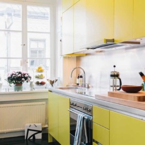 Κίτρινες προσόψεις έπιπλα κουζίνας