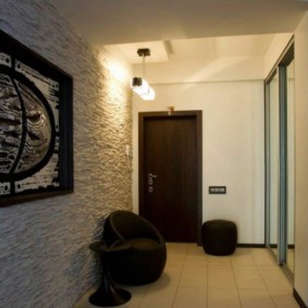 décoration murale avec des espèces de photos en pierre décorative