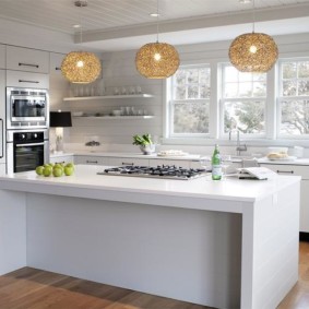 rak di dapur dan bukannya kabinet dinding