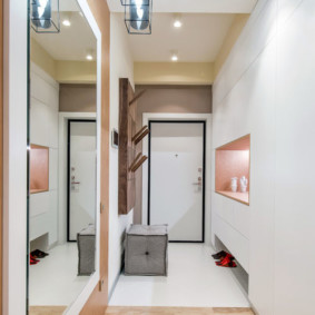 lustre de plafond dans le décor photo du couloir