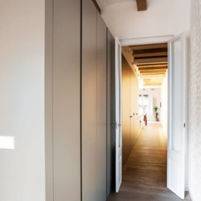 hall d'entrée blanc