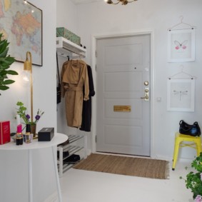 hall d'entrée blanc