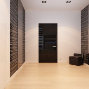 couloir dans un décor blanc photo