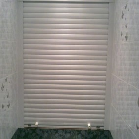 bidai roller dalam gambar tandas