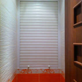 rolling shutters dalam reka bentuk foto tandas