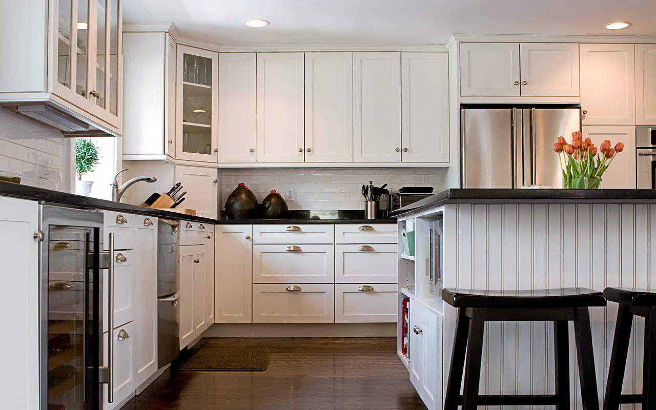 kabinet ke siling di dapur