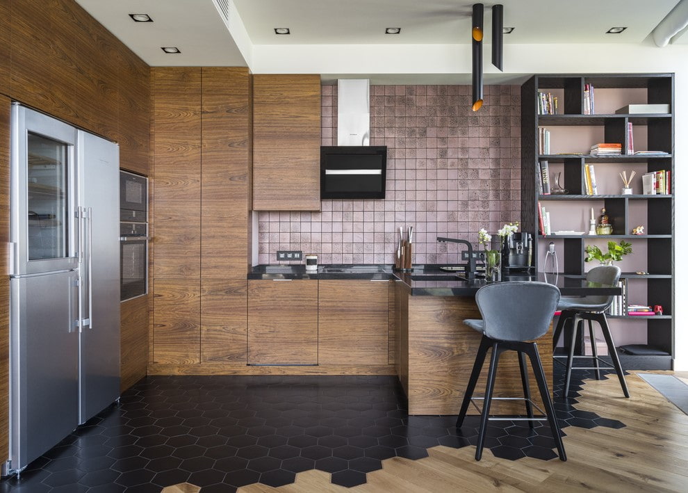 combinație de gresie și laminat în fotografia de decor a bucătăriei