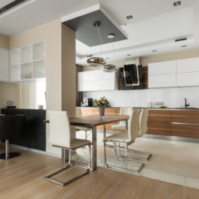 îmbinând plăci și laminate în opțiunile de idei de bucătărie