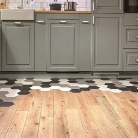 combinarea plăcilor și a straturilor laminate în opțiunile fotografiei din bucătărie