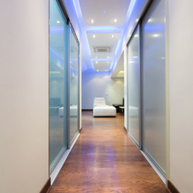 lumières dans les idées de décoration de couloir