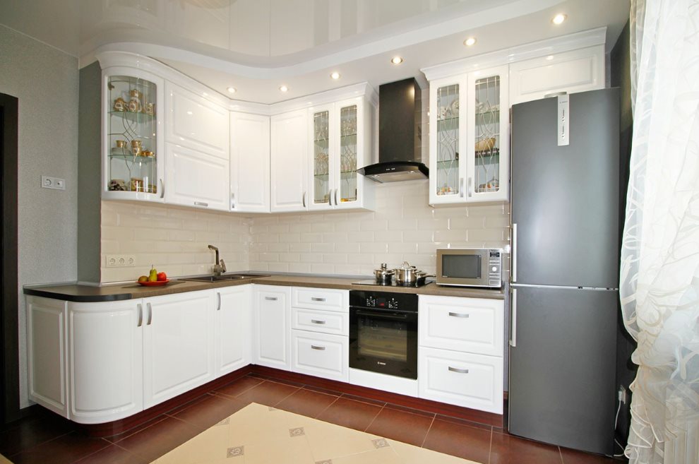 Auriculares de esquina en blanco con fachadas radiales