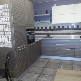 ъглова кухня с мивка в ъгъла идеи за декор