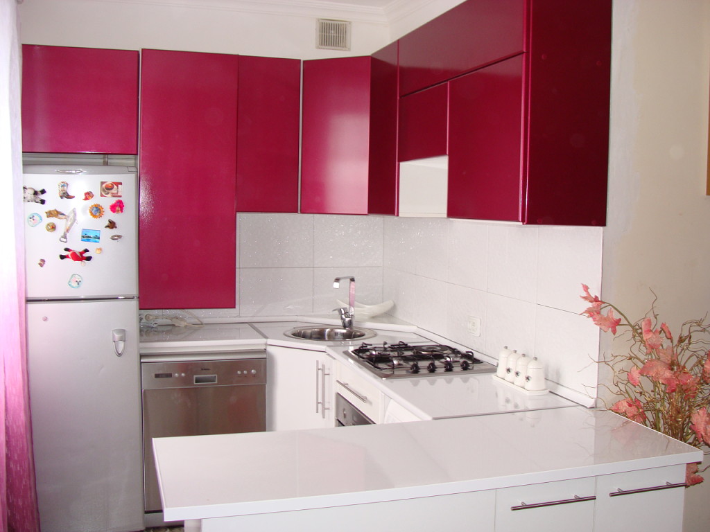 ъглова кухня с мивка в ъгъла фото декор