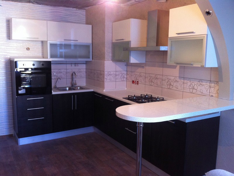 ъглова кухня с мивка в ъгъла опции за снимки