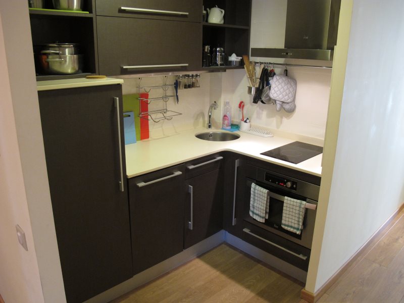 Bentuk berbentuk L untuk dapur kecil