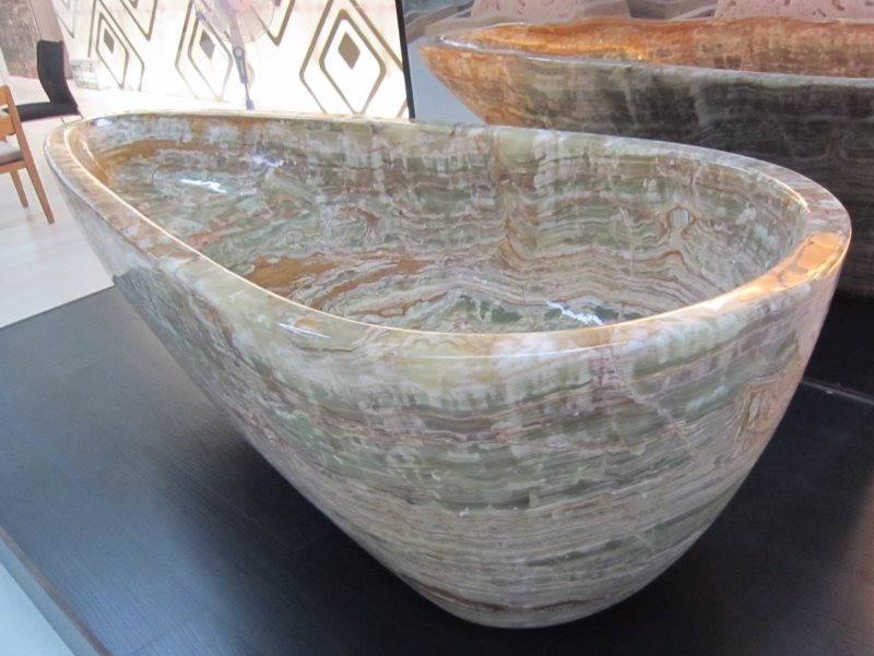 Bát đá mã não độc đáo