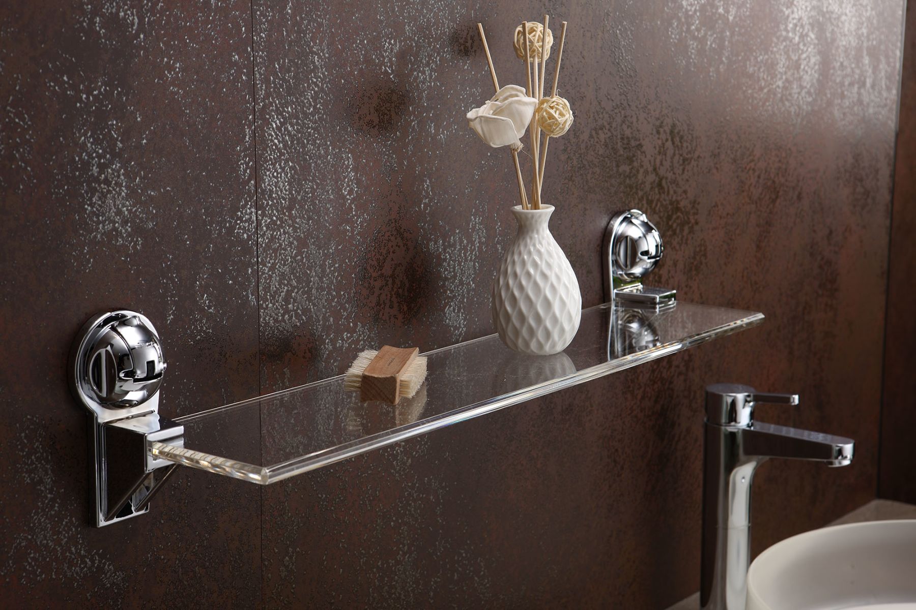 ชั้นในห้องน้ำ