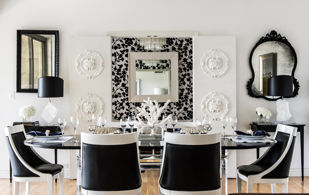 Estofamento preto em cadeiras de cozinha