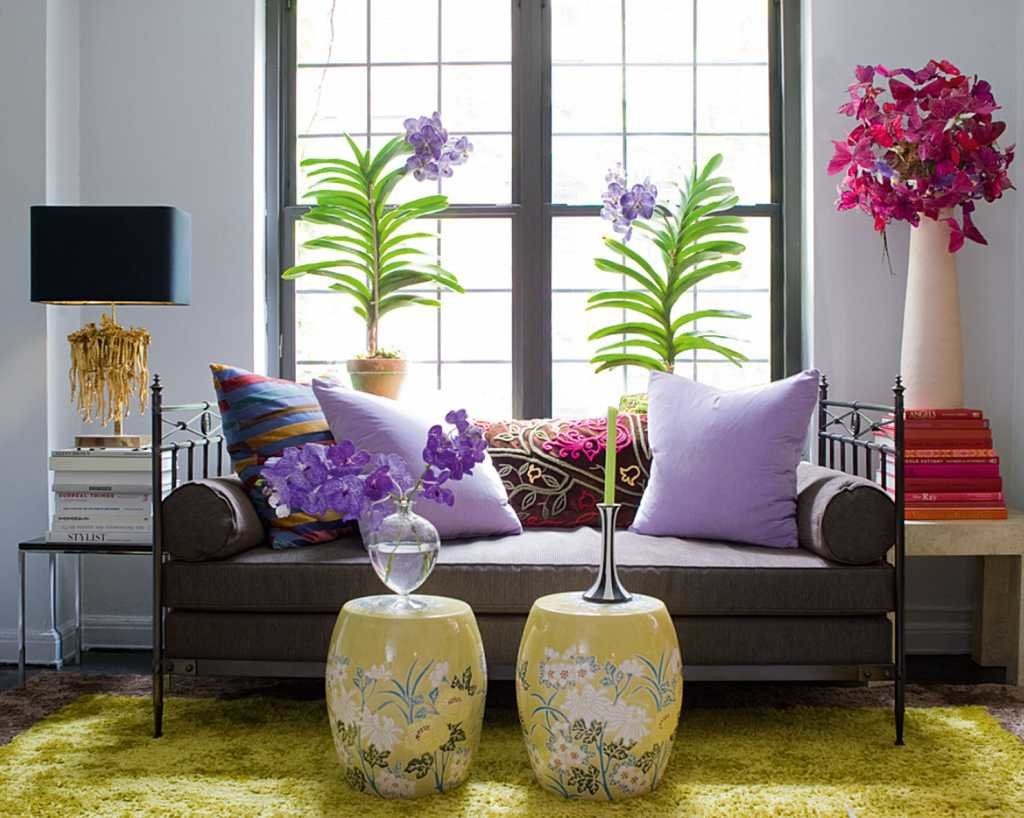 Fleurs fraîches à l'intérieur de l'appartement