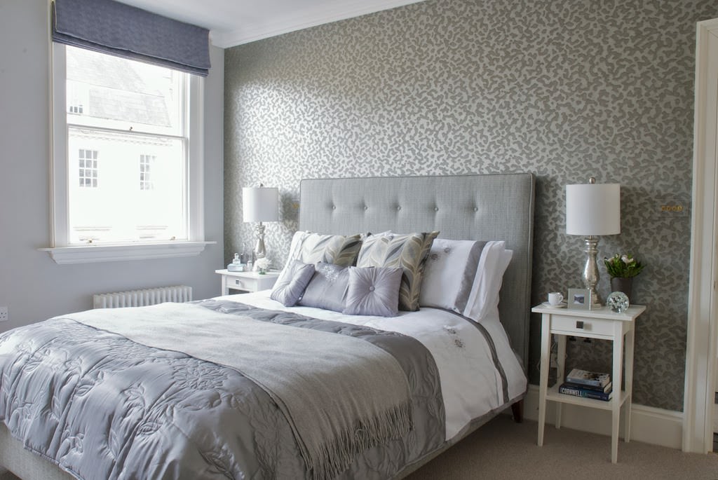 bedroom design with gray wallpaper